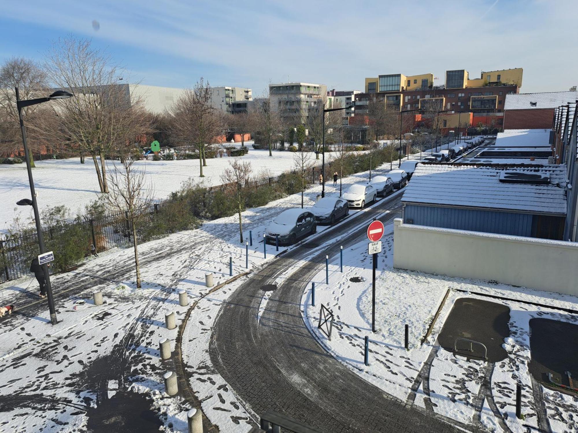 Chez Daniel, Un 2 Pieces Proche De Paris Stade De France Aubervilliers Luaran gambar